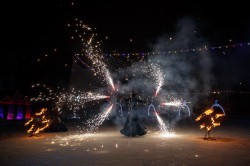 Нарядный каток стал новогодним подарком школе от социально ответственного бизнеса Нарядный каток стал новогодним подарком школе от социально ответственного бизнеса