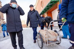 Алексей Шмыков и Алексей Орлов посетили зоопарк и заложили новогоднюю традицию