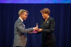 Талантливые ученики Екатеринбурга получили стипендию «Признание»