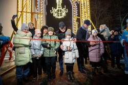 Нарядный каток стал новогодним подарком школе от социально ответственного бизнеса Нарядный каток стал новогодним подарком школе от социально ответственного бизнеса