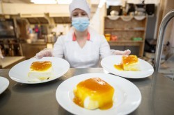 Школьное питание: специалисты тщательно следят за рационом детей