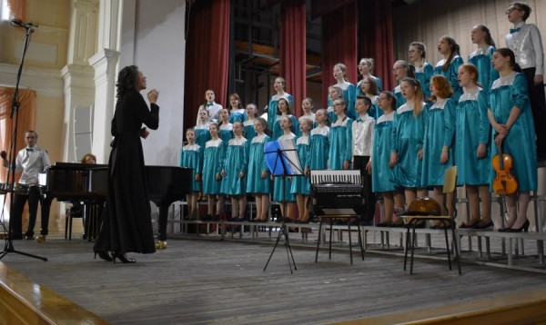 Более 76 лет в Екатеринбурге действует уникальное учреждение музыкального образования Более 76 лет в Екатеринбурге действует уникальное учреждение музыкального образования