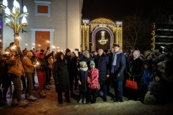 Нарядный каток стал новогодним подарком школе от социально ответственного бизнеса Нарядный каток стал новогодним подарком школе от социально ответственного бизнеса