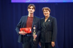 Талантливые ученики Екатеринбурга получили стипендию «Признание»