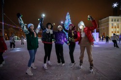 Нарядный каток стал новогодним подарком школе от социально ответственного бизнеса Нарядный каток стал новогодним подарком школе от социально ответственного бизнеса