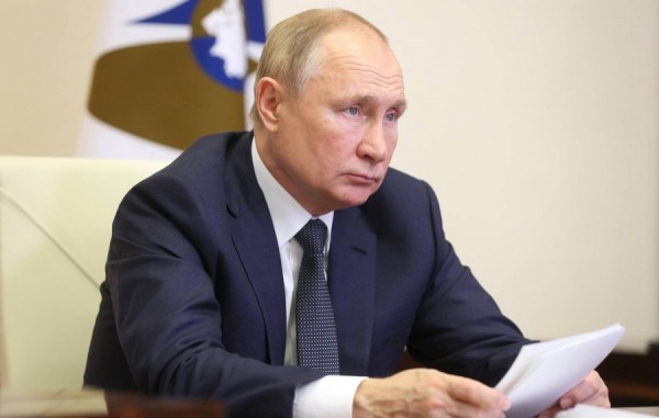 Владимир Путин внёс в Госдуму законопроект «О гражданстве РФ» Владимир Путин внёс в Госдуму законопроект «О гражданстве РФ»