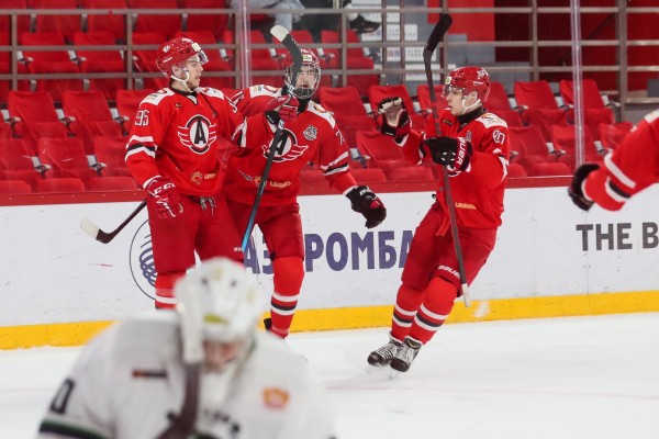 Молодёжка отыграла 4 шайбы за 15 минут, но уступила «Мамонтам Югры»