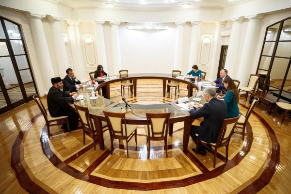 Глава Екатеринбурга встретился с почётным консулом Армении