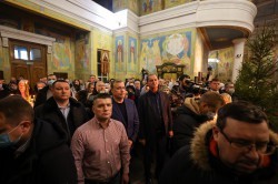 Православные христиане Екатеринбурга отмечают светлый праздник Рождества Христова Православные христиане Екатеринбурга отмечают светлый праздник Рождества Христова