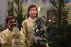 Православные христиане Екатеринбурга отмечают светлый праздник Рождества Христова Православные христиане Екатеринбурга отмечают светлый праздник Рождества Христова