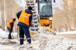 Екатеринбург стал чище на 13 тысяч тонн снега