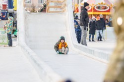 Взяли штурмом: спортсмены Екатеринбурга отметили закрытие ледового городка