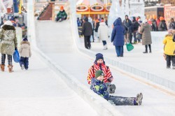 Взяли штурмом: спортсмены Екатеринбурга отметили закрытие ледового городка