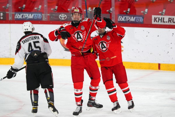 Хоккеисты «Авто» забросили две шайбы в меньшинстве и вновь разгромили «Тюменский Легион»