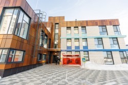 Двойное открытие: Алексей Орлов дал старт работе двух детских садов в Академическом