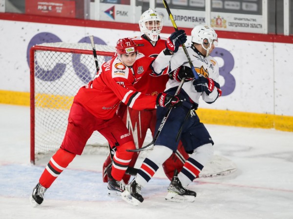 Молодёжка в упорной борьбе уступила лидерам конференции Молодёжка в упорной борьбе уступила лидерам конференции