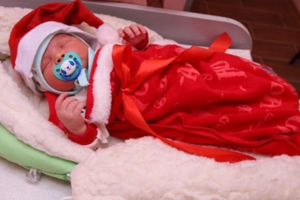 Первый екатеринбуржец 2022 года родился через 45 минут после боя курантов