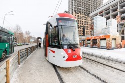 Видели трёхсекционный трамвай? Новый вагон начал курсировать по улицам Екатеринбурга