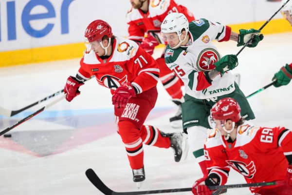 «Автомобилист» уступил «Ак Барсу»