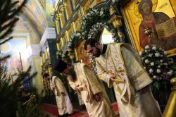 Православные христиане Екатеринбурга отмечают светлый праздник Рождества Христова Православные христиане Екатеринбурга отмечают светлый праздник Рождества Христова