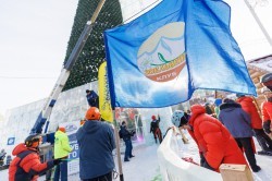 Взяли штурмом: спортсмены Екатеринбурга отметили закрытие ледового городка