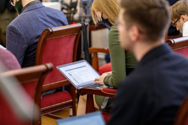 Алексей Орлов поздравил журналистов с профессиональным праздником