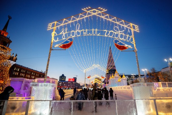 Повышение МРОТ и снижение налогов: как изменится жизнь россиян в новом году Повышение МРОТ и снижение налогов: как изменится жизнь россиян в новом году