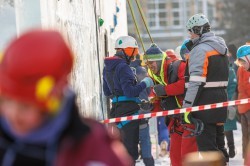 Взяли штурмом: спортсмены Екатеринбурга отметили закрытие ледового городка