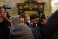 Православные христиане Екатеринбурга отмечают светлый праздник Рождества Христова Православные христиане Екатеринбурга отмечают светлый праздник Рождества Христова