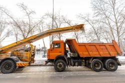 Екатеринбург стал чище на 13 тысяч тонн снега