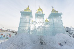 Взяли штурмом: спортсмены Екатеринбурга отметили закрытие ледового городка