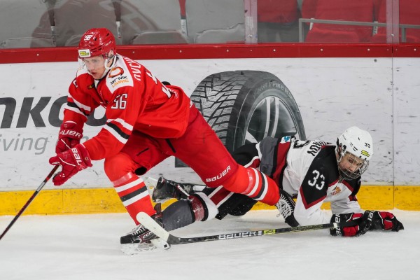 Хоккеисты «Авто» отправили 8 шайб в ворота соперников из Тюмени и почти повторили рекорд Хоккеисты «Авто» отправили 8 шайб в ворота соперников из Тюмени и почти повторили рекорд