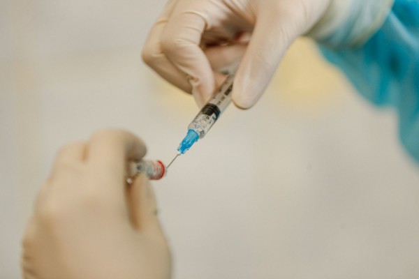 Екатерина Сибирцева: «Прививка даёт защиту от всех форм коронавируса»