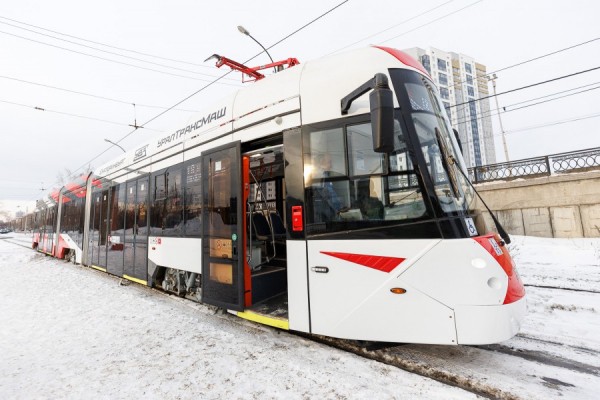 Видели трёхсекционный трамвай? Новый вагон начал курсировать по улицам Екатеринбурга