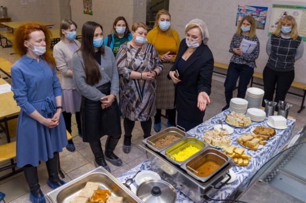 Вкусно и полезно: родительская общественность оценила школьное меню
