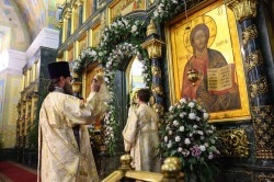 Православные христиане Екатеринбурга отмечают светлый праздник Рождества Христова Православные христиане Екатеринбурга отмечают светлый праздник Рождества Христова