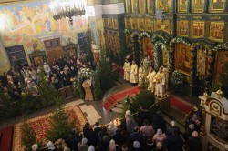 Православные христиане Екатеринбурга отмечают светлый праздник Рождества Христова Православные христиане Екатеринбурга отмечают светлый праздник Рождества Христова