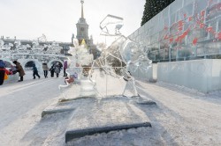 Взяли штурмом: спортсмены Екатеринбурга отметили закрытие ледового городка