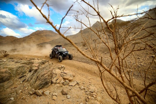 Дакар-2022: Сергей Карякин стартовал на ралли в Саудовской Аравии