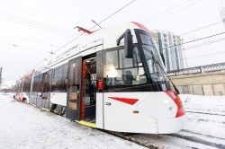 Видели трёхсекционный трамвай? Новый вагон начал курсировать по улицам Екатеринбурга