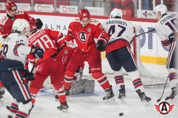 Хоккеисты «Авто» разгромили «Реактор» во втором поединке в Екатеринбурге