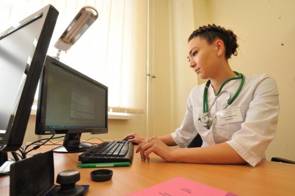 Школьные медкабинеты будут подключены к информационным системам поликлиник