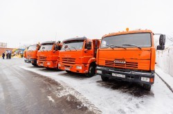 Алексей Орлов вручил коммунальщикам новую технику для уборки Екатеринбурга