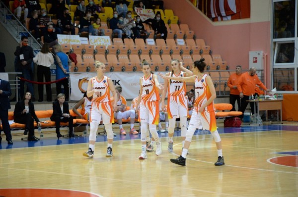 Баскетбол: УГМК обыграл «Надежду» в Оренбурге