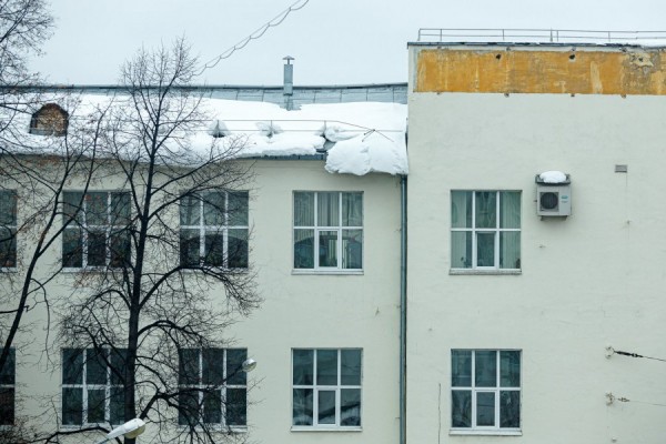 Алексей Орлов поручил УЖКХ усилить контроль за очисткой крыш от снега