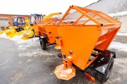 Алексей Орлов вручил коммунальщикам новую технику для уборки Екатеринбурга