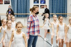 Юные танцоры Театра балета «Щелкунчик» готовят для зрителей яркие премьеры