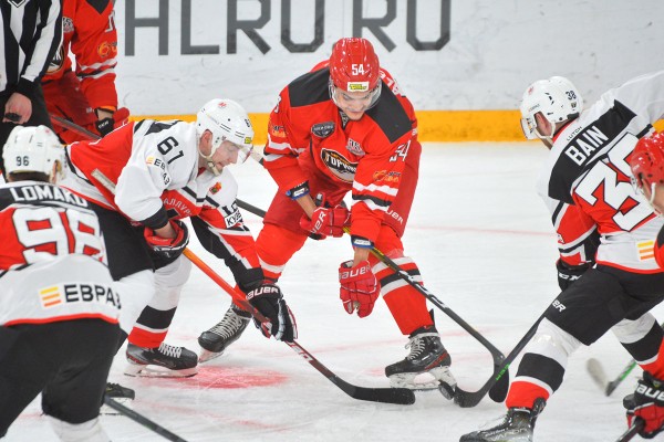 «Горняк-УГМК» одержал третью подряд победу над «Металлургом» «Горняк-УГМК» одержал третью подряд победу над «Металлургом»