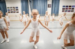 Юные танцоры Театра балета «Щелкунчик» готовят для зрителей яркие премьеры