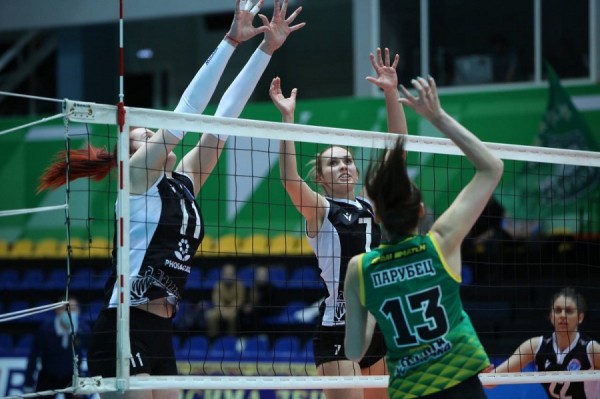 Волейбол: &laquo;Уралочка&raquo; отыграла 4 матчбола и одержала победу над &laquo;Протоном&raquo;